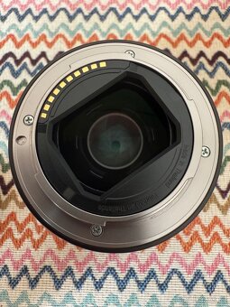 SONY Zeiss FE 55MM F/1.8 ZA T objektiv v bezvadném stavu - 8