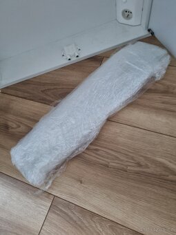 Koupelnová skříňka s el. zásuvkou a osvětlením - 8