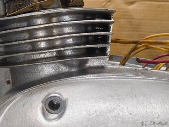 Motor Jawa 350 Pérák BEZ ČÍSLA kartery víko hlavy komunista - 8