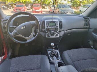HYUNDAI i30 1.4 i BENZÍN 79.800 km. 1. majitel - 8