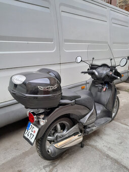 PRODÁM SKŮTR APRILIA SCARABEO 250 / 2002 - 8