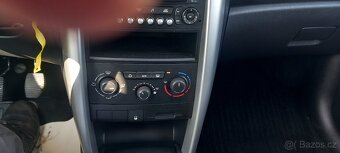 Peugeot 207 - 8