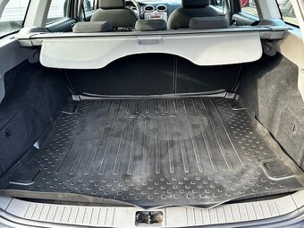 Ford Focus 1.4i 59kw , r.2009, serviska, klima, 1.majitel - 8