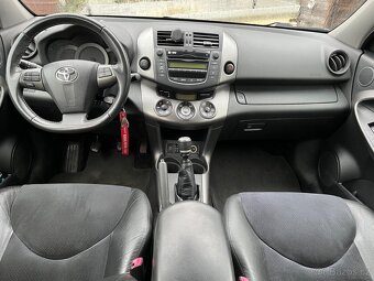 TOYOTA RAV4 - 8