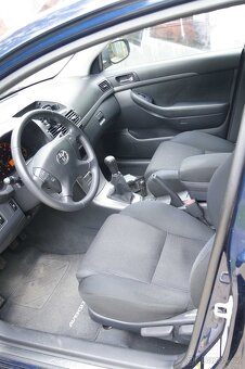 Toyota Avensis T25,benzín,2.0 VVT-i 108 kW,maximální výbava - 8