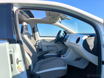 Elektromobil VW e-Up – střešní okno, letní + zimní pneu - 8