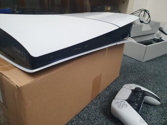 PlayStation 5 slim Digital Edition 1TB v záruce do 12/2025 - 8