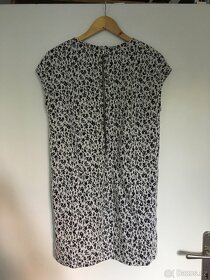 Šaty různé, velikosti M, cena za kus 200 Kč - 8