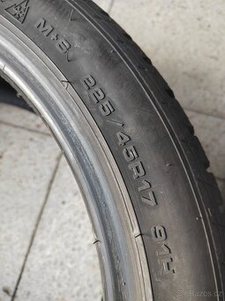 Prodám zimní pneu 225/45/17 Sava Eskimo hp2 - 8