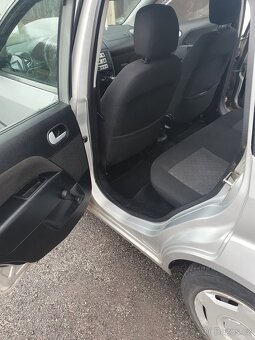 Ford fiesta - 8