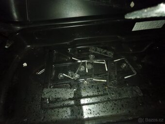 Střešní úložný box - 8