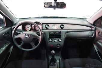 Mitsubishi Outlander 2.0i 100kW, 1. MAJITEL, TAŽNÉ,SERVISKA - 8