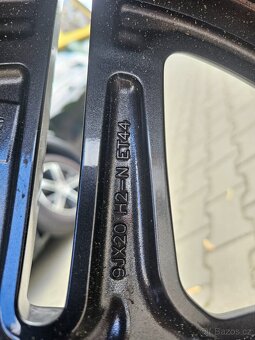 Krásná zimní kola Mercedes GLE AMG 20 orig. - 8