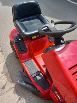 Prodám zahradní traktor Toro 13-32 XL - 8
