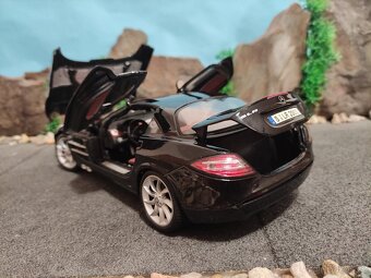 Prodám model 1:18 Mercedes McLaren SLR - 8
