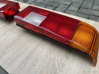 Moskvič 2141, nové zadní lampy - 8
