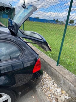 BMW E91 320 120KW rok 2007 - 8