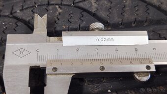 Prodám pneu 235/65/17 - 8