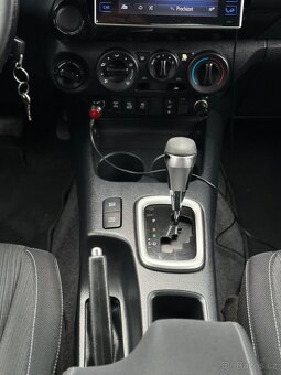 Toyota Hilux - 8