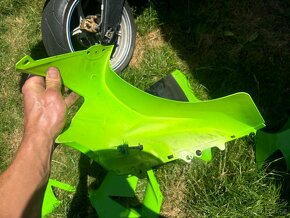 Rozprodam Kawasaki Zx10R Ninja 04-05 na nahradni dily - 8