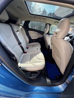 Volvo V40 D2, servis Volvo, nezávislé topení, panorama - 8