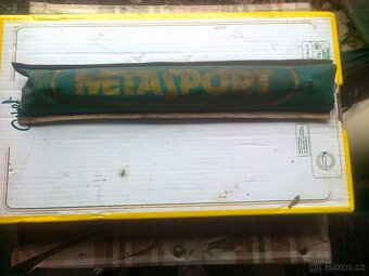 Retro autopumpa a troj vhodné do veterána nebo jako dekorace - 8