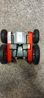 RC akrobatické auto DEERC DE84 Iron Man (nové jen rozbalené) - 8
