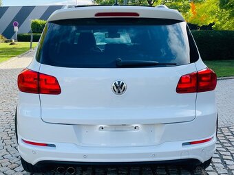 Volkswagen Tiguan 2.0TSI 4x4 AUT KAM SERVISKA TAŽNÉ NEZAV.T - 8