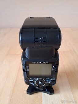 Nikon blesk SB-700 - 8