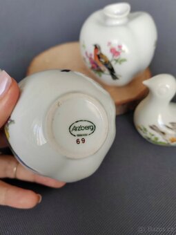 Miniaturní porcelánová váza a svícen ptáček od Arzberg - 8