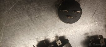 RETRO PŘERUŠOVAČE a RELÉ 12 V - 8