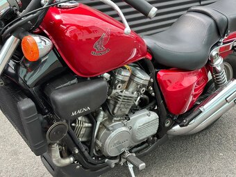 Honda VF 750 Super Magna (1987) - 8