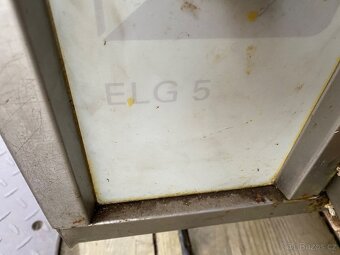 Gril na kuřata a kolena, elektrický, Eloma ELG 5 - 8
