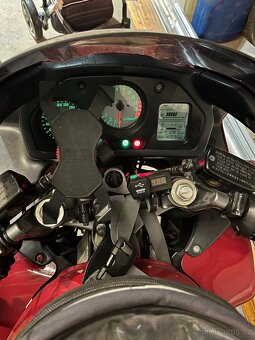 Honda VFR 800 RC46 - 8