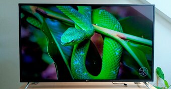 4K Smart LED TV LG 125cm, plně funkční bez poškození - 8