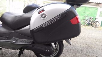 Suzuki Burgman 650 držáky bočních kufrů - 8