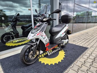Aprilia SR 125 Motard - 8
