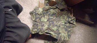 sada airsoft vybavení + originál AČR kousky - 8