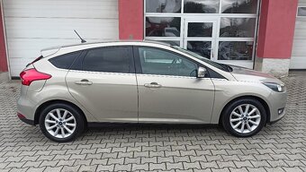 FORD FOCUS 1,6i 2018 benzin/LPG pěkný bez koroze - 8