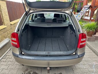 Škoda Octavia 2 Combi 1.6 - 8