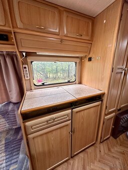 Karavan Wilk Deluxe - 8