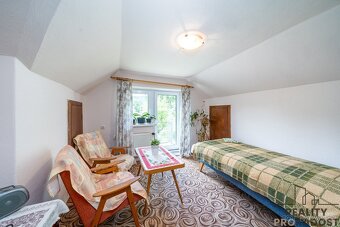 Prodej RD 6+2 se zahradou, pozemek 1815 m2 v obci Mladějov n - 8