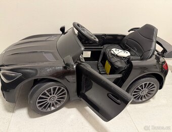 Dětské elektrické autíčko Mercedes AMG GTR - 8
