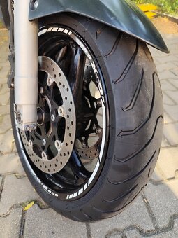 Suzuki GSR 600 - 8