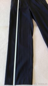 Pánský oblek černý s jemnými bílými proužky - 8