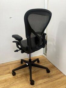 Kancelářská židle Herman Miller Aeron Remastered New - 8