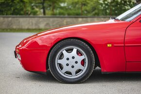 Porsche 944 Turbo - 8