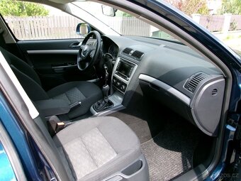 Škoda Octavia Combi 2,0 TDi NAVI ,KLIMA - 8