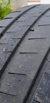 Prodám 2x letní pneu 285/35R20 106V - 8