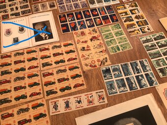 STAROŽITNOSTI 1900-1980 ZNÁMKY, POHLEDNICE FOTKY Z PŮDY - 8